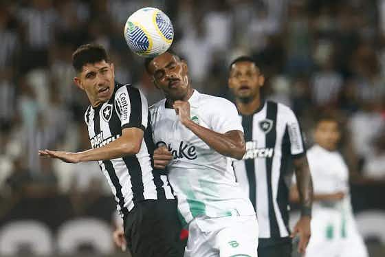 Imagem do artigo:Roger Machado vê resultado justo, mas critica gramado sintético do Botafogo: “Funciona como altitude sem os efeitos físicos”
