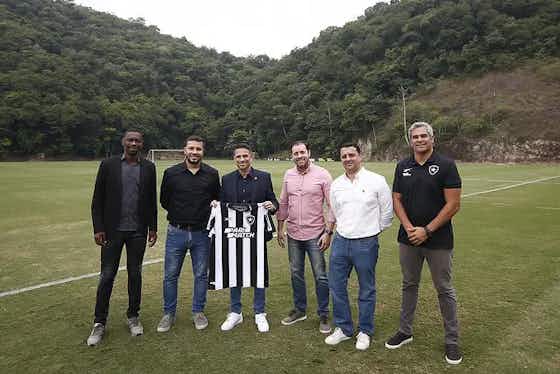 Imagem do artigo:Diretor da CBF, Rodrigo Caetano visita o CT Lonier, do Botafogo