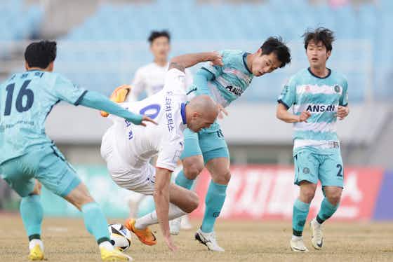Article image:Suwon up to third after surviving late scare