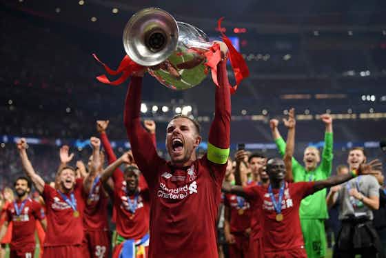Article image:Jordan Henderson, his dad & Jamie Carragher shared special moment after 2019 CL win