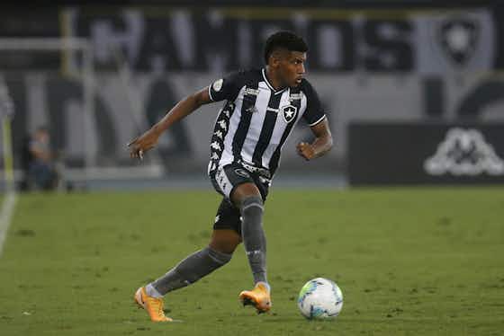 Imagem do artigo:Rhuan negocia com clube da Polônia para deixar o Botafogo