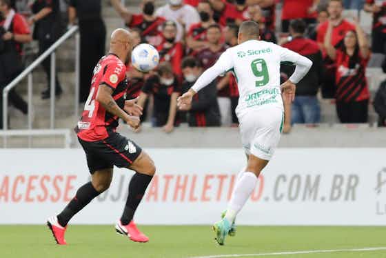 Imagem do artigo:Athletico vence Cuiabá, rival direto contra o rebaixamento, e está quase a salvo