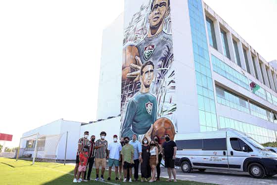 Imagem do artigo:Família de Castilho conhece mural em homenagem ao ídolo no CT