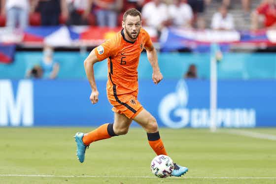 Article image:Everton reportedly very keen on Stefan de Vrij, club ready £73k-a-week contract