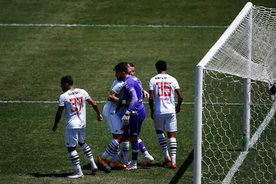 Imagem do artigo:Fernando Miguel pega pênalti, mas Vasco apenas empata com Bragantino