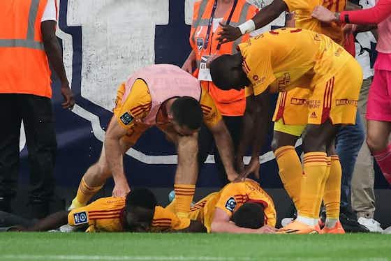 Immagine dell'articolo:📸 Clamoroso a Bordeaux, tifoso colpisce un giocatore: partita interrotta