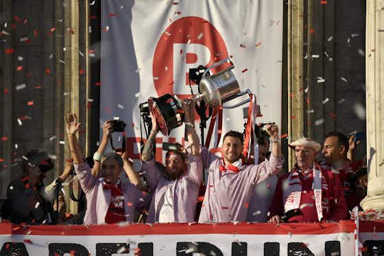 Immagine dell'articolo:La Gabarra iluminó a Bilbao y Athletic Club celebró la Copa del Rey como marca la historia