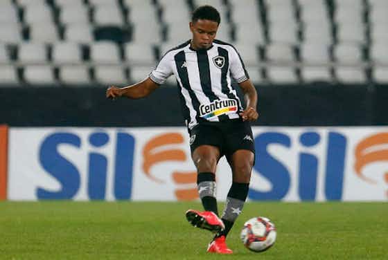 Imagem do artigo:Sem vingança! Botafogo ainda pode comprar direitos de Lucas Mezenga