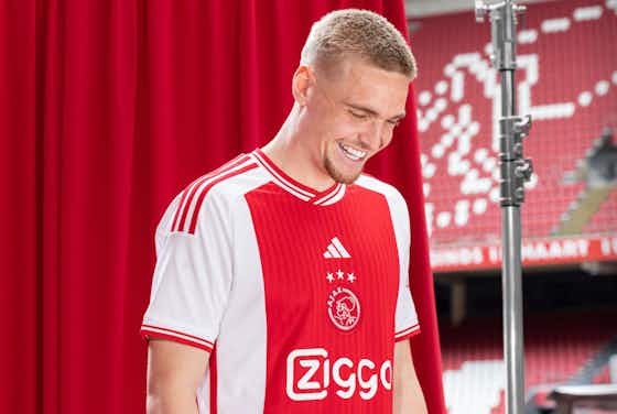 Article image:📸 Ajax go retro with crest in unveiling new home kit