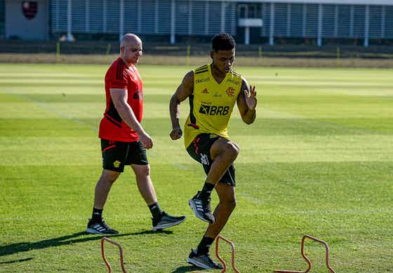 Imagem do artigo:Matheus França volta a treinar com bola e evolui em tratamento no Flamengo