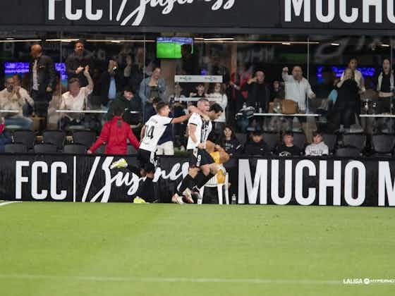 Imagen del artículo:FC Cartagena 2-0 Real Oviedo: 3 minutos mágicos le dan la victoria al Cartagena