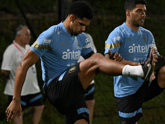 Article image:Uruguay manager provides fitness update on Barcelona ace Ronald Araujo