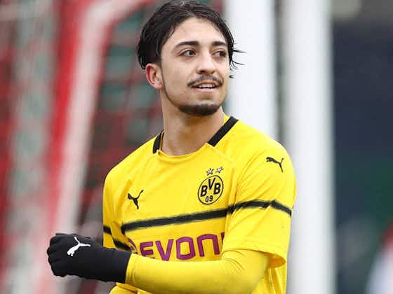 Artikelbild:Borussia Dortmund: Immanuel Pherai darf auf Verbleib hoffen
