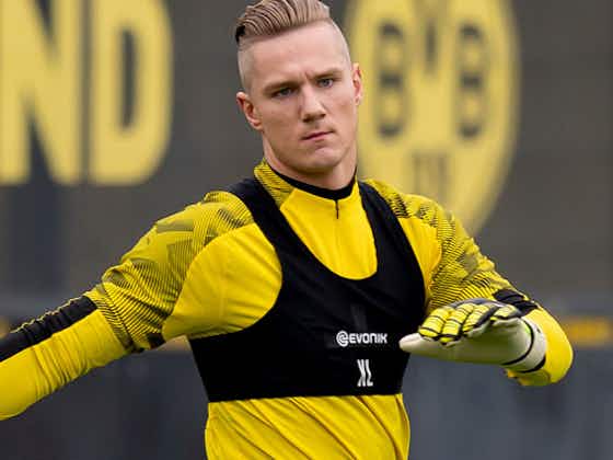Artikelbild:Borussia Dortmund: Luca Unbehaun mit dicker Hand nach Wespenstich