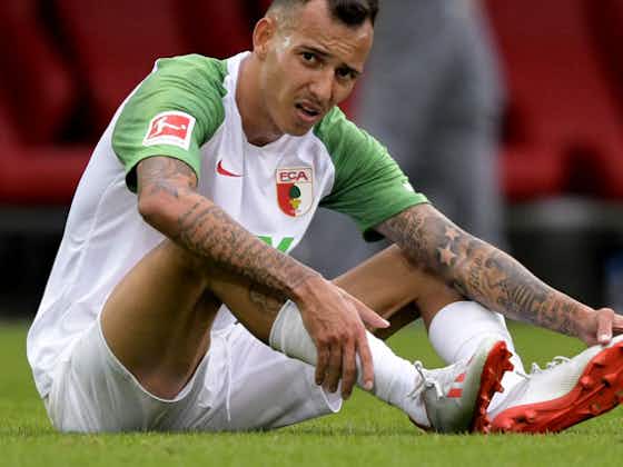 Artikelbild:FC Augsburg: Iago wieder verletzt? Brasilianer humpelt vom Feld