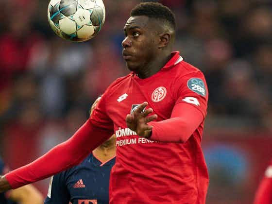Artikelbild:FSV Mainz 05: Moussa Niakhate sieht Gelb-Rot gegen Stuttgart