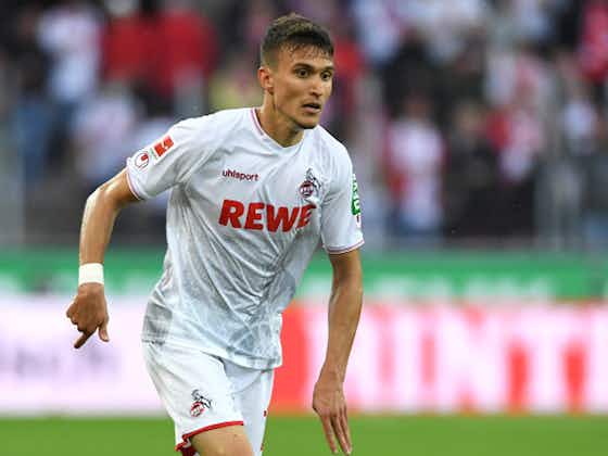Artikelbild:1. FC Köln: Dejan Ljubicic wird nach Kopftreffer durchgecheckt