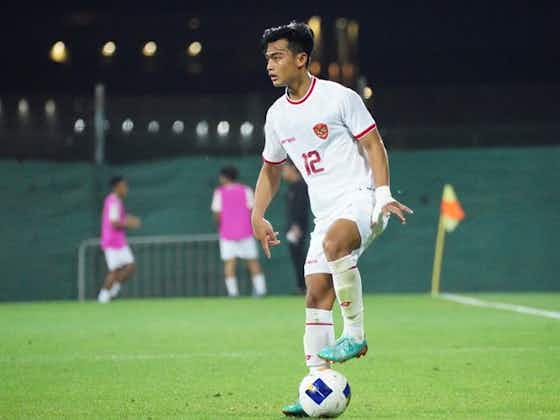 Article image:Jomlo Dijamin Melongo! Momen Manis Pratama Arhan Peluk Azizah Usai Bawa Indonesia ke Semifinal Piala Asia U-23 2024