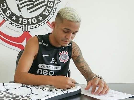 Imagem do artigo:Adson celebra renovação de contrato com o Corinthians: “Mais um sonho realizado”
