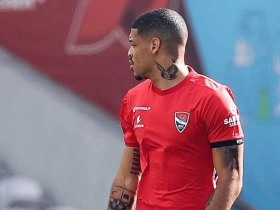 Imagem do artigo:Ex-Corinthians rescinde com clube europeu e relata descaso com sua lesão