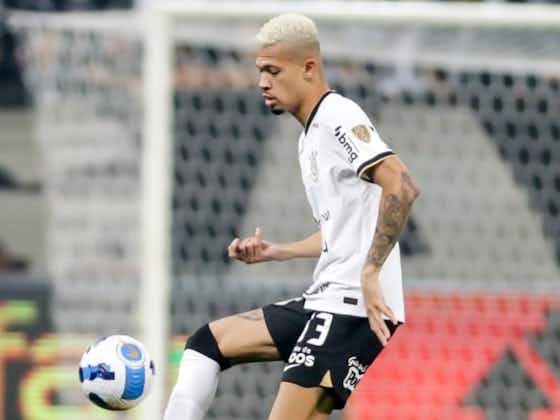 Imagem do artigo:Corinthians acerta venda de João Victor ao Benfica e pode já não ter zagueiro contra o Boca Juniors