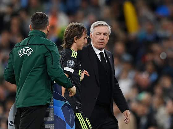 Article image:Carlo Ancelotti acerca a Luka Modrić al partido ante Bayern Múnich