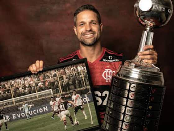 Imagem do artigo:Diego traça novas metas e celebra título da Libertadores: “Uma das páginas mais lindas da história”