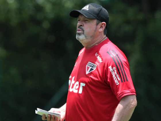 Imagem do artigo:Técnico interino do São Paulo projeta duelo contra o Flamengo: “Vamos buscar a classificação”