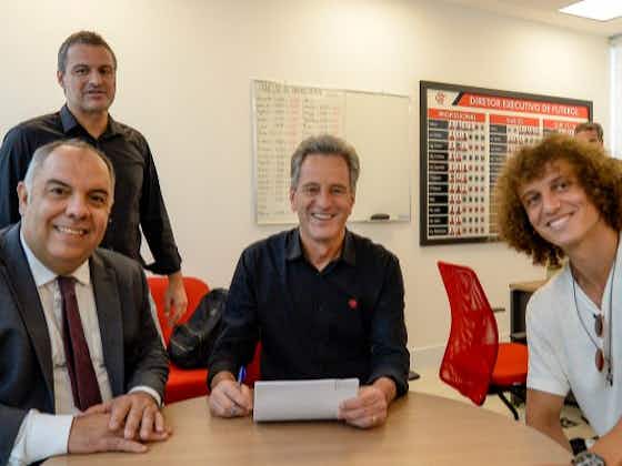 Imagem do artigo:“Flamengo aceitou pagar o que Benfica não quis”, garante jornalista sobre David Luiz