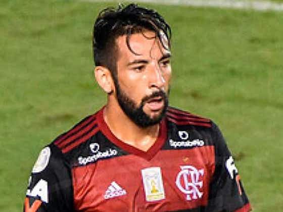 Imagem do artigo:“Tem todo nosso apoio”: Bruno Henrique sai em defesa de Isla e cobra respeito aos jogadores de futebol