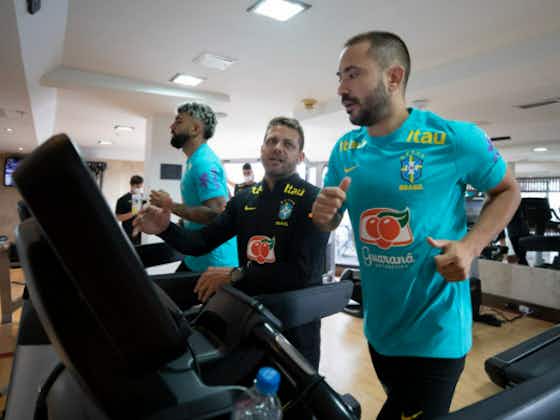 Imagem do artigo:Everton Ribeiro inicia treinos com a Seleção Brasileira e espera oportunidade nas Eliminatórias