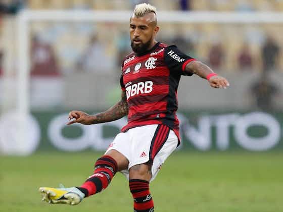 Imagem do artigo:Com moral! Torcedores cobram Vidal como titular no Flamengo