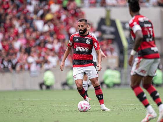 Imagem do artigo:Thiago Maia será reavaliado pelo Flamengo nesta segunda após sentir dores no joelho