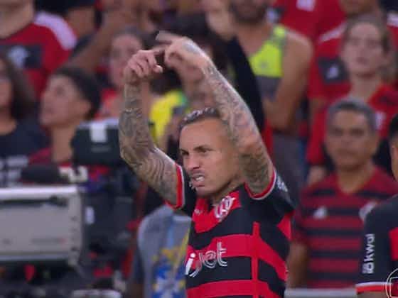 Imagem do artigo:Everton Cebolinha sente dores, pede substituição e preocupa Flamengo