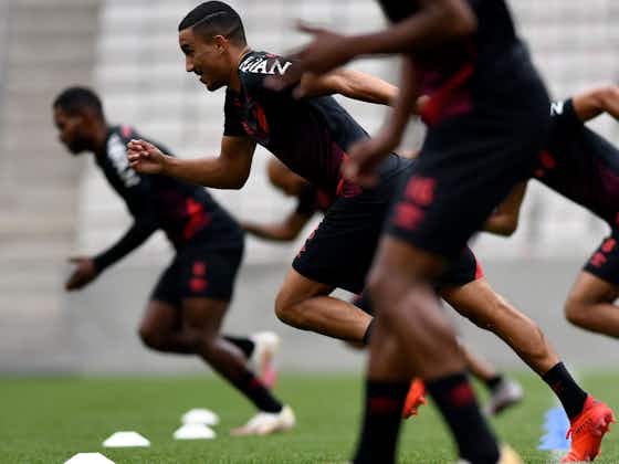 Imagem do artigo:Athletico encerra preparação para enfrentar o Flamengo; 23 jogadores são relacionados