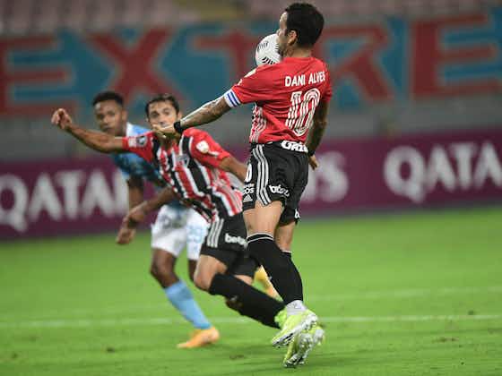 Imagem do artigo:Em rede social, Daniel Alves faz autoavaliação e explica gol perdido