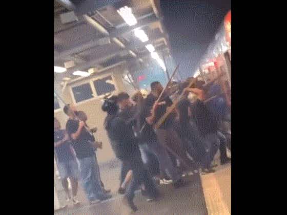 Imagem do artigo:Torcedores de Corinthians e São Paulo brigam em estação após partida