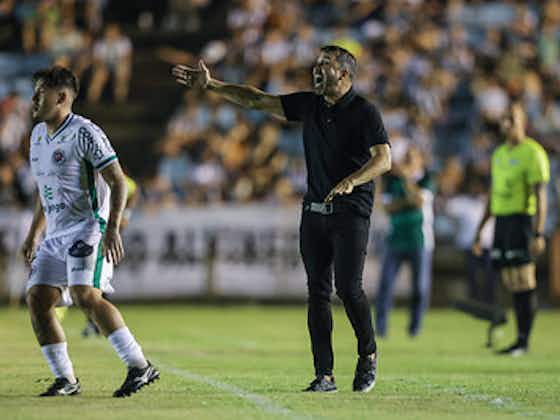 Imagem do artigo:Atlético-MG: Coudet volta a criticar gramado e ressalta rodagem na equipe