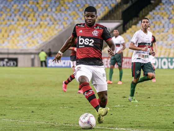 Imagem do artigo:Ex-Flamengo, atacante Lincoln negocia com o Ceará