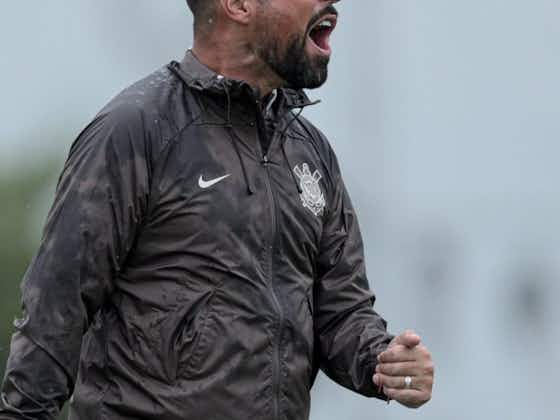 Imagem do artigo:António Oliveira busca entrar na lista de técnicos estrangeiros campeões pelo Corinthians