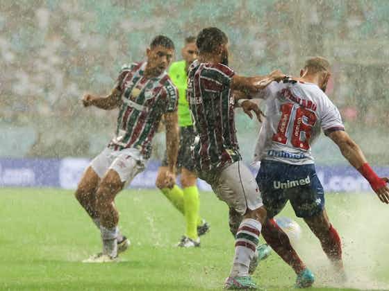 Imagem do artigo:Com direito a paralisação por causa da chuva, Bahia vence Fluminense pelo Brasileiro