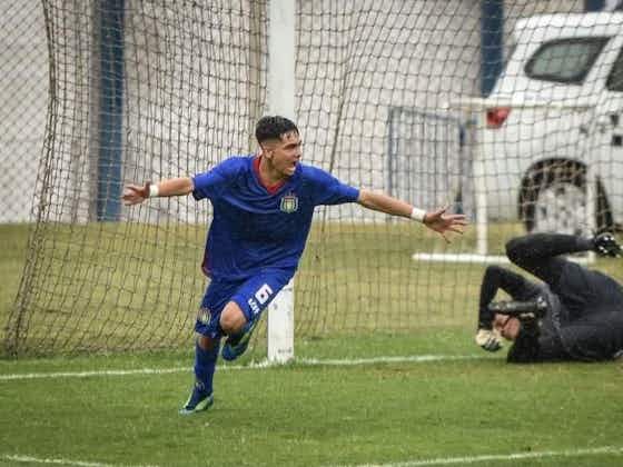 Imagem do artigo:Jovem lateral-esquerdo chama atenção no futebol paulista