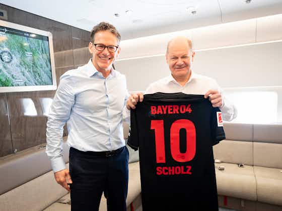 Artikelbild:🫣 Experten unter sich: Scholz und Bayer-CEO fachsimpeln über Fußball