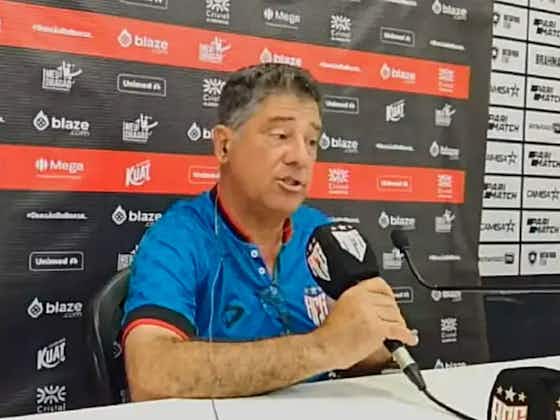 Imagem do artigo:Auxiliar técnico do Atlético-GO justifica derrota para o Botafogo: “Realidade nova para muitos, campo rápido”