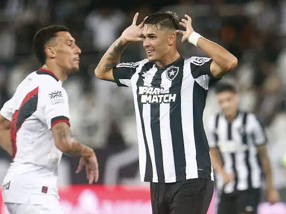 Imagem do artigo:Botafogo passa sufoco, mas vence Atlético-GO pelo Campeonato Brasileiro