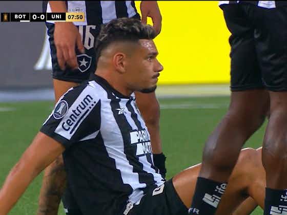 Imagem do artigo:Botafogo: jornalista revela previsão de retorno de Tiquinho, com lesão na posterior da coxa direita