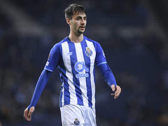 Article image:Manchester United’s Bruno Fernandes waxes lyrical about £34m Arsenal new signing