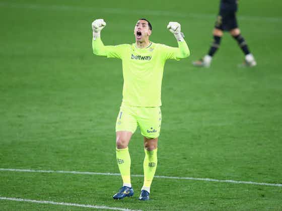 Article image:Leeds United in talks to sign ex-Everton goalkeeper Joel Robles