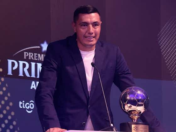 Article image:Aos 40 anos, Óscar Cardozo é eleito o melhor jogador no Paraguai