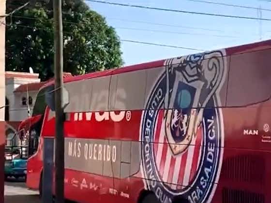 Imagem do artigo:Motorista de ônibus da filial do Chivas causa pequeno acidente